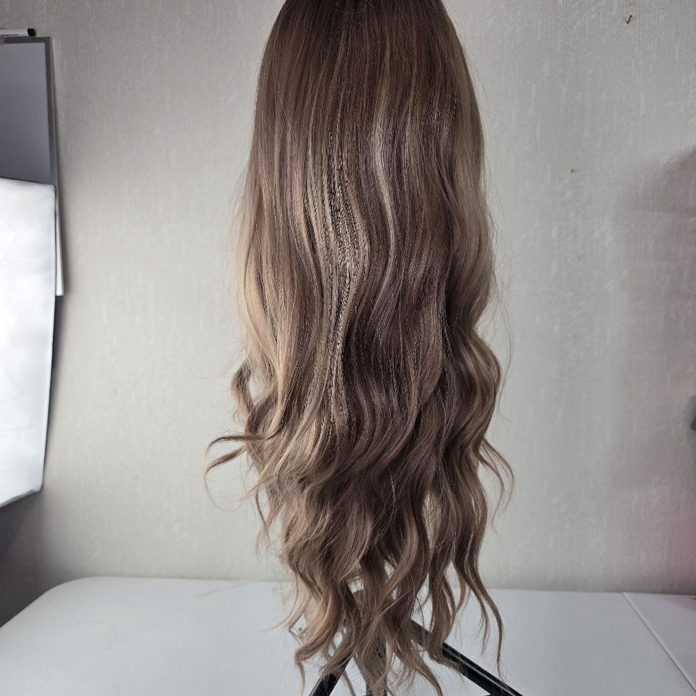 Pinkish Blonde 26 Inch Wave Wig - Picture 7 of 13